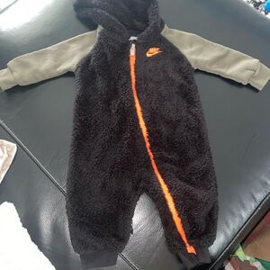 Nike baby suit- 6m never worn